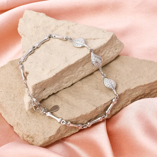 Max Appeal: Bold, Confident Statement Pieces